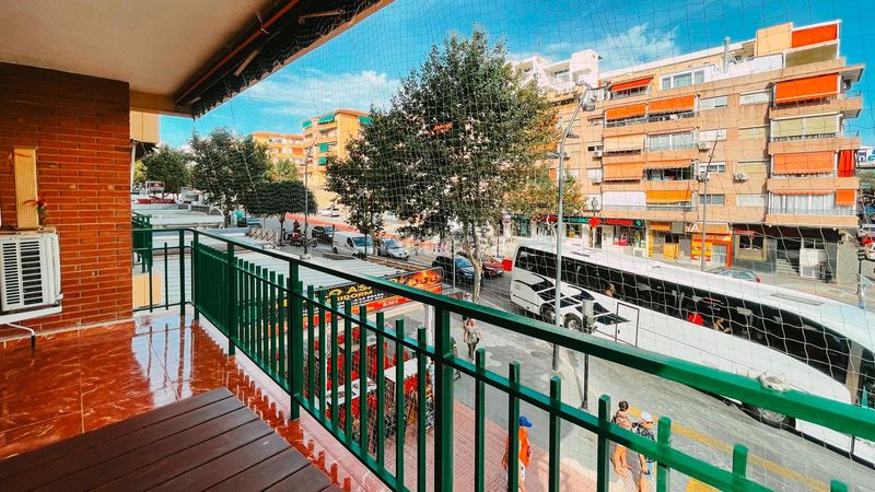 Foto c68126c2-0f45-4f7f-aa0e-1b9bc33eb05e. Pis amb aparcament a Colonia Madrid Benidorm