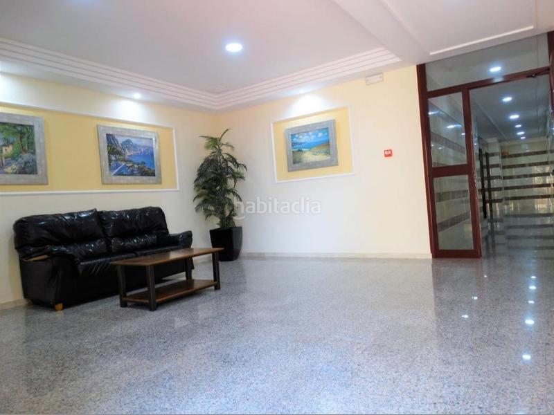 Foto 57a34097-b826-47d8-8f70-e2ff93cad61d. Apartament amb aparcament piscina a Via Parque Benidorm