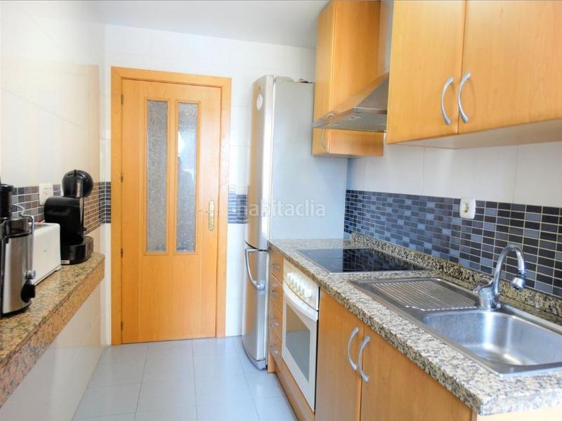 Foto 98d99c14-f037-4c49-a009-a59916fb53a1. Apartament amb aparcament piscina a Via Parque Benidorm