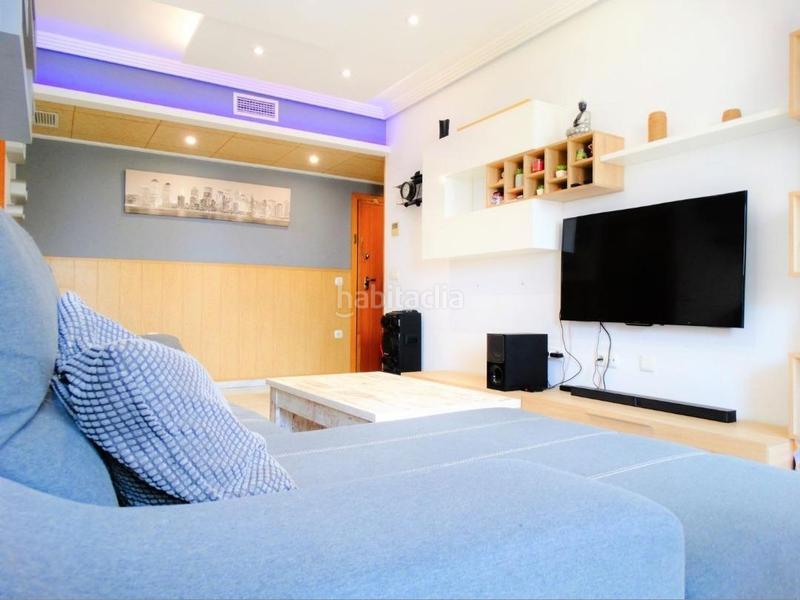 Foto e9708201-ea0d-4760-bf79-b25c309e4660. Apartament amb aparcament piscina a Via Parque Benidorm