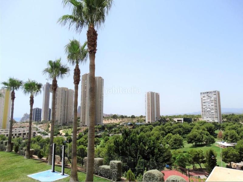 Foto ec21918d-5435-4625-b698-dfe75d8b8065. Apartament amb aparcament piscina a Via Parque Benidorm
