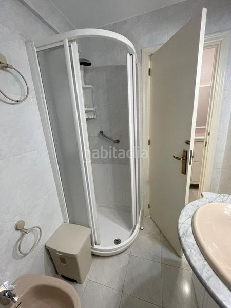 Foto 2e163905-1245-45a7-9015-8380ba3901f6. Lloguer apartament amb aparcament piscina a Playa Poniente Benidorm