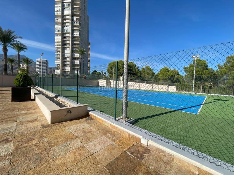 Foto 72068686-e32b-4ec5-882c-5ba2b176c7a8. Pis amb aparcament piscina a Via Parque Benidorm