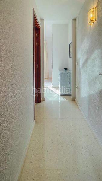 Foto 10e7eb59-5926-40b3-9bf6-b27138451c14. Pis amb aparcament piscina a Playa Poniente Benidorm