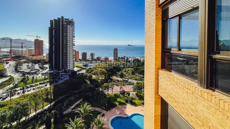 Foto 34836c4e-c6b5-4a62-b3fa-0b089efb48ee. Pis amb aparcament piscina a Playa Poniente Benidorm