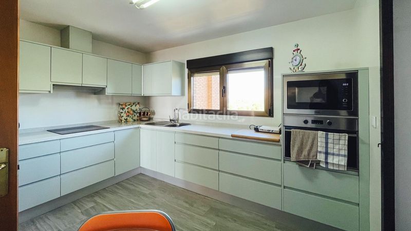 Foto 409a419c-8d34-4f22-9b15-569a5bdced7e. Pis amb aparcament piscina a Playa Poniente Benidorm