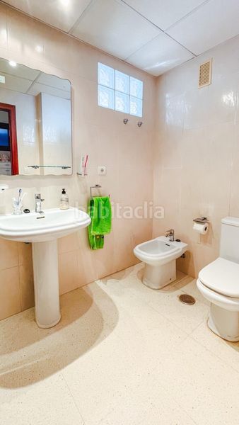 Foto 9a0aaf11-ecfe-4189-bdd5-59dd5c585a5a. Pis amb aparcament piscina a Playa Poniente Benidorm