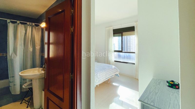 Foto fddda243-92e3-4853-b3f6-69c8ae0e177a. Pis amb aparcament piscina a Playa Poniente Benidorm