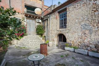 Masia  Calle de baix. Casa señorial en castellonet, con patio y terraza.