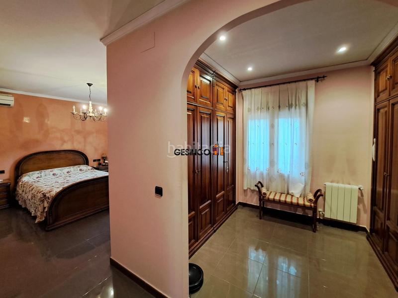 Foto 7d65cf59-6007-4114-acb6-1ef8766f0843. Haus mit heizung parking in Manuel