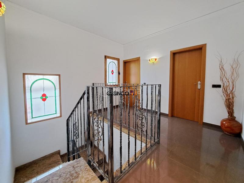 Foto e0d68db2-e0b8-4644-9b1d-6a3ac4637d29. Haus mit heizung parking in Manuel