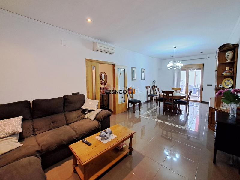 Foto fdf373ab-9881-494a-aa19-f0beae323fe9. Haus mit heizung parking in Manuel