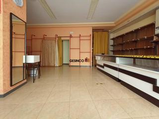 Local Comercial a Sant Josep-Zona Hospital. Chaflán en venta en ontinyent  barrio san josé