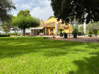 Xalet a Santa Ana. Impresionante chalet en venta en ontinyent