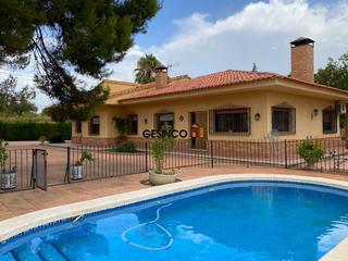 Xalet a Albaida. Precioso chalet en una de las mejores zonas  de albaida