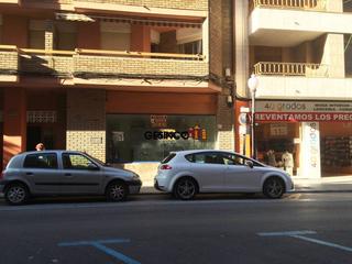 Local Comercial a Sant Josep-Zona Hospital. Local comercial en venta o alquiler en la arteria comercial
