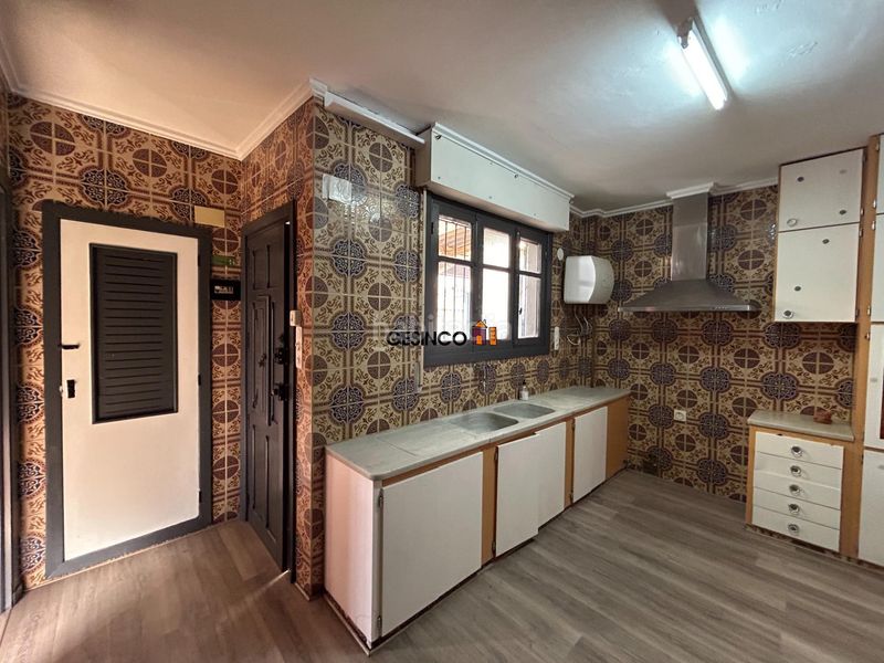 Foto e2f0ab6b-5980-404e-9664-78a5b829e947. Casa amb aparcament a Rotglá y Corberá