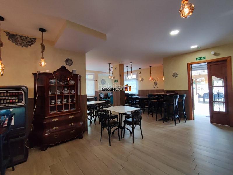 Foto a8685aa7-9a53-4ccf-bb75-2ebbfb9bfd5d. Local commercial dans Piles