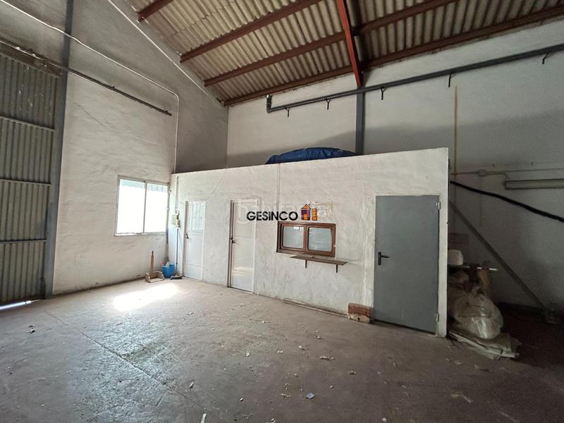 Foto 52ecb6a7-ba90-48fe-b8e9-db6461c44f4c. Capannone industriale in Alcúdia de Crespins (l´)