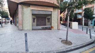 Lloguer Local Comercial a Calle music vert 24. Local comercial en alquiler en ontinyent  chaflán junto a plaza