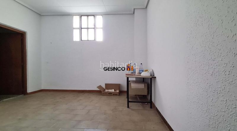 Foto a23dc54d-9139-4dc8-89c5-c41461d124ea. Alquiler local comercial en calle caputxins 1 local comercial acondicionado para oficinas o comercio en Ontinyent