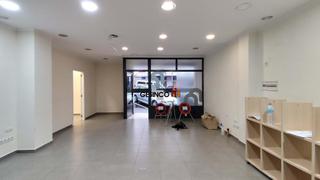 Lloguer Local Comercial a Sant Josep-Zona Hospital. Local comercial en alquiler en la principal avenida de la poblac