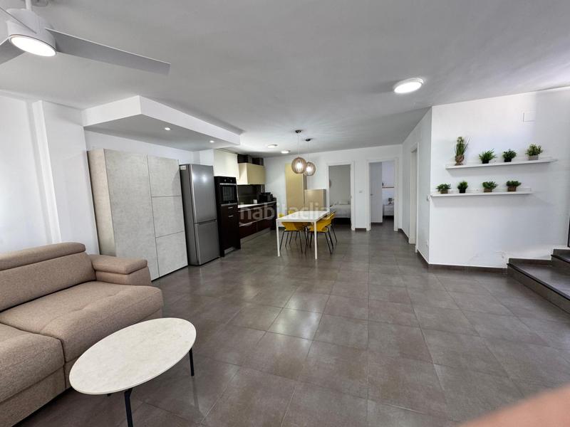 Foto 312682ab-87de-43dc-876d-8667939cdae2. Affitto piano terra con parcheggio piscina in Oliva playa Oliva