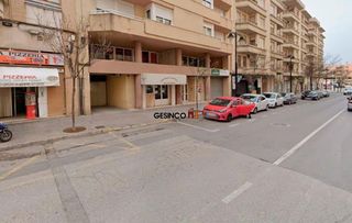 Rent Business premise in Avenida almaig 40. Local comercial en planta entresuelo en venta y alquiler