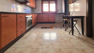 Pis a Sant Josep-Zona Hospital. Piso en venta en amplia avenida