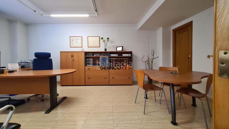 Foto 03dcb25d-b55a-4373-9b9c-ca77f6cf906b. Alquiler local comercial entresuelo en venta o alquiler en amplia avenida en Ontinyent