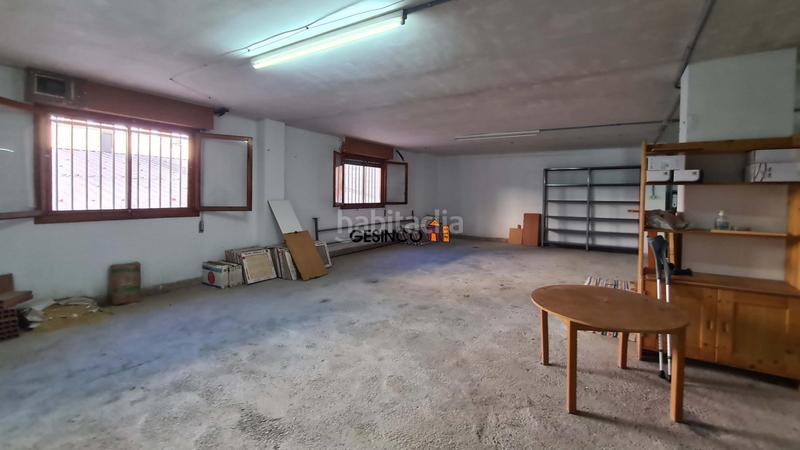 Foto 1ab51a75-052f-44d6-81b6-2bb3b787ec98. Alquiler local comercial entresuelo en venta o alquiler en amplia avenida en Ontinyent
