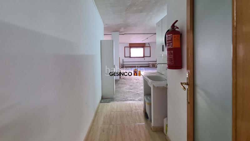 Foto 424320c5-6a9c-4f8b-99ab-f147768d72b5. Alquiler local comercial entresuelo en venta o alquiler en amplia avenida en Ontinyent
