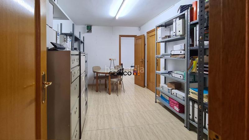 Foto 589ab1c1-2d94-46f4-ad0c-e0eca3006635. Alquiler local comercial entresuelo en venta o alquiler en amplia avenida en Ontinyent
