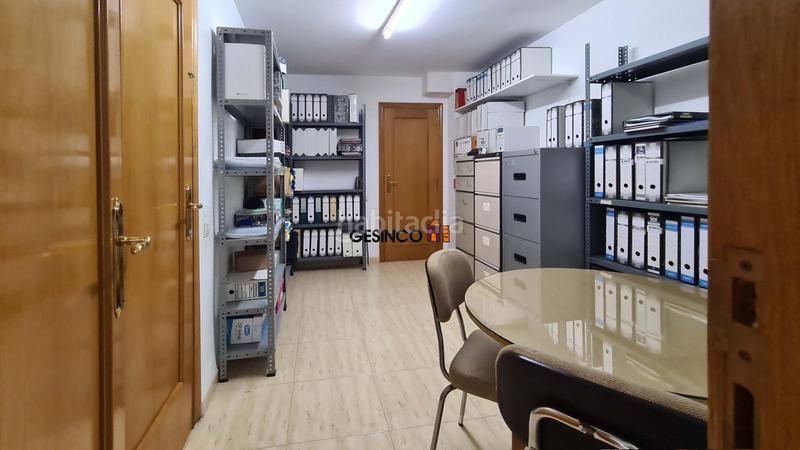 Foto 8b451fbb-2ee6-4b35-9e3b-fd7b79ce1078. Alquiler local comercial entresuelo en venta o alquiler en amplia avenida en Ontinyent