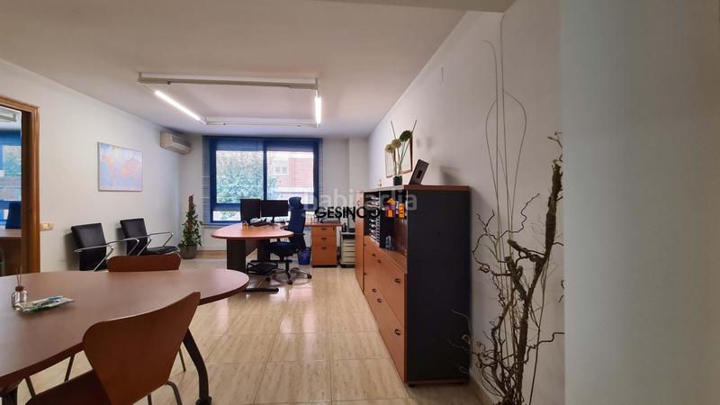 Foto b105f181-6267-4bd8-9bfb-90befd5809ff. Alquiler local comercial entresuelo en venta o alquiler en amplia avenida en Ontinyent