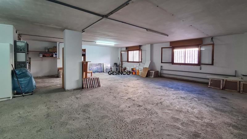 Foto cd0dd5b2-0295-4518-afa2-1f30d25e32b6. Alquiler local comercial entresuelo en venta o alquiler en amplia avenida en Ontinyent