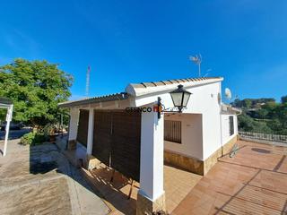 Chalet à Barxeta. Chalet sobre parcela rústica con piscina