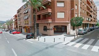 Miete Geschäftsraum in Calle caputxins 1. Local chaflán en la principal avenida de la población