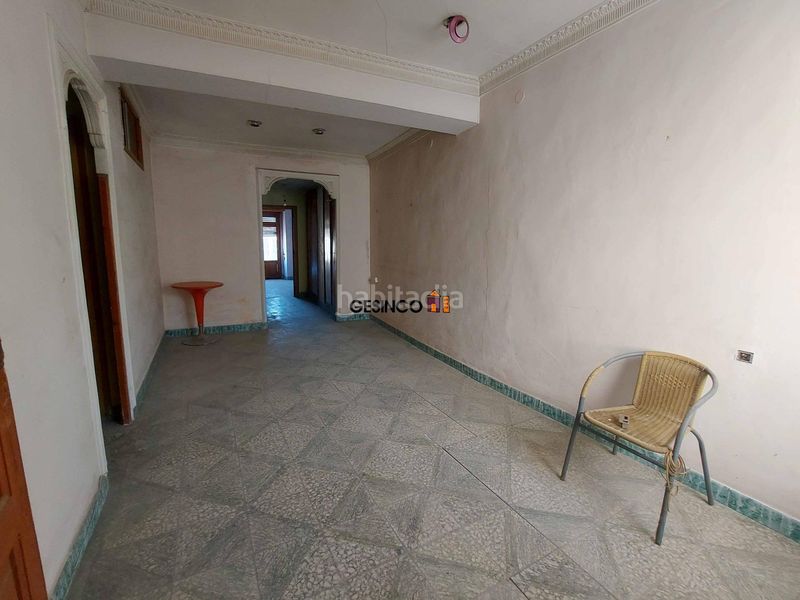 Foto a399b735-ebaf-479c-928c-29a64b92fab2. Casa amb aparcament a Xàtiva