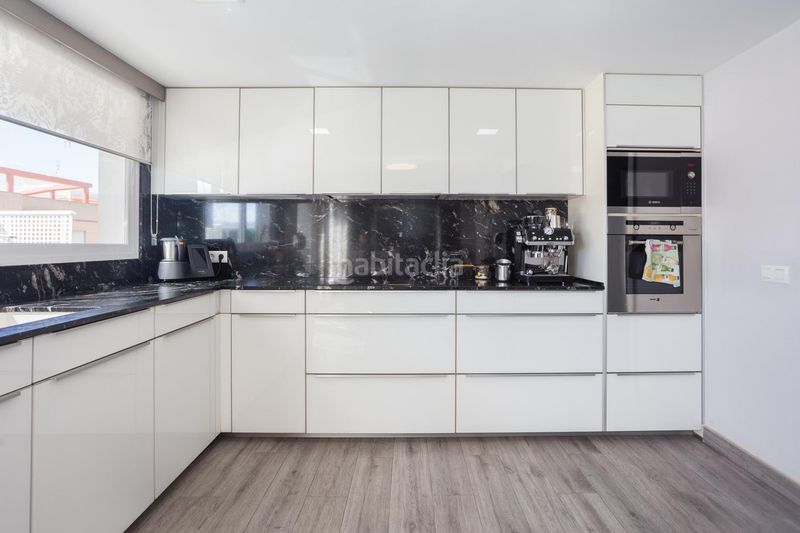 Foto 77234bdb-faa3-48cf-8856-bea06a4078ac. Àtic amb aparcament a Corea Gandia