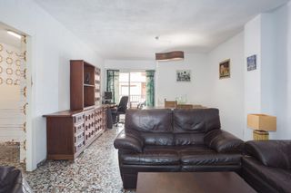 Pis  Calle peru. Amplio y luminoso piso en esquina cerca de renfe  gandia