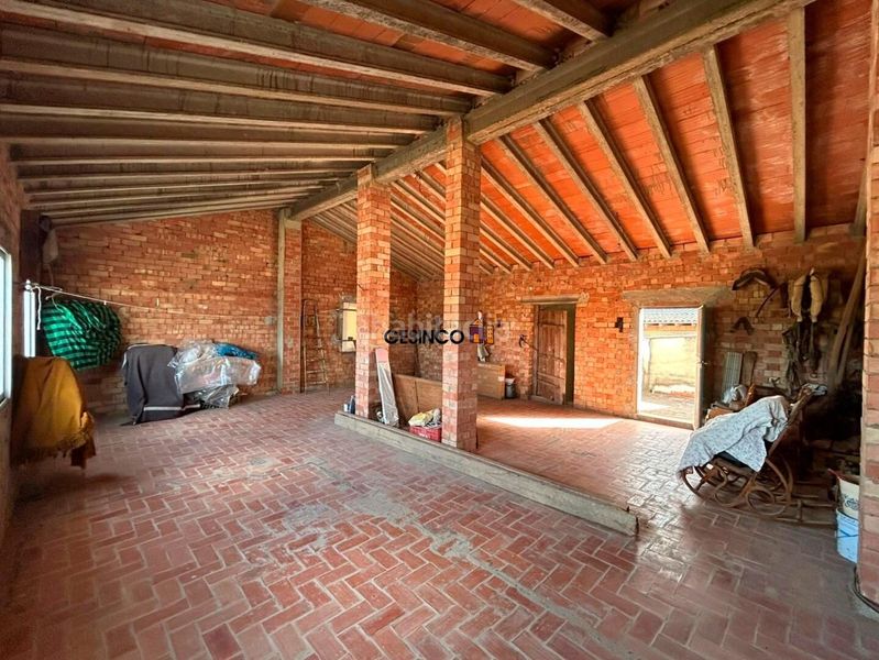 Foto 88d34776-a5c7-4bd1-9ab2-7f1ca9650e20. Casa amb aparcament a Manuel