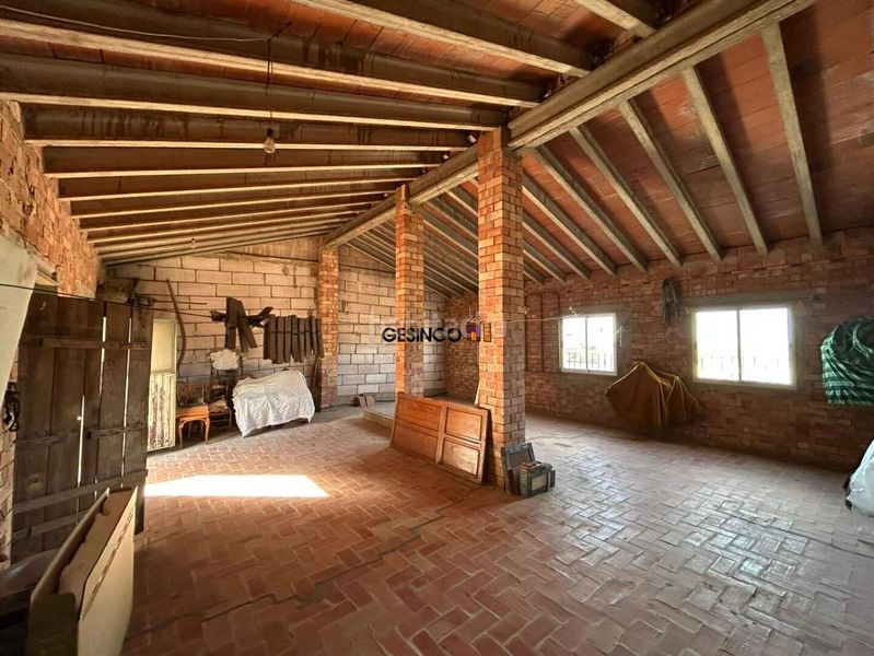 Foto af055633-55fd-47df-8d14-1011adff77b4. Casa amb aparcament a Manuel