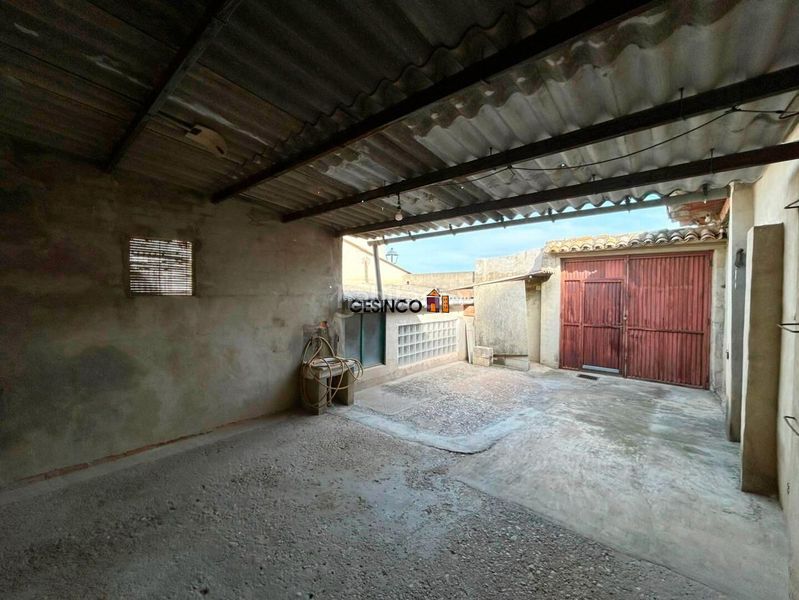Foto afd84225-a65a-4f41-bc0b-7caf47bdd9b2. Casa amb aparcament a Manuel