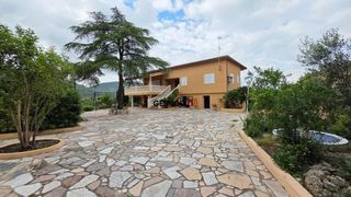 Chalet en El Genov�s. Excelente chalet con vistas panor�micas en urbanizaci�n pino chi