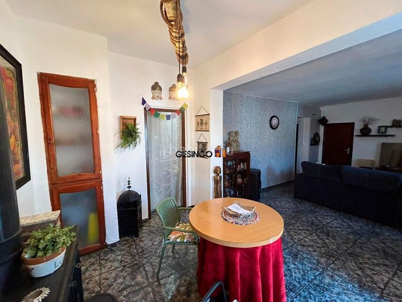Foto a9fb03be-4103-421a-951a-f01a27e745f1. Casa amb aparcament a Senyera