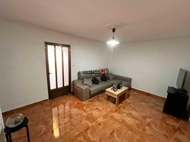 Foto 3d982caf-f287-4e0e-9f3e-a992d7ea7b93. Casa amb aparcament a Rotglá y Corberá