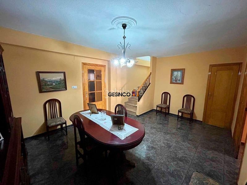 Foto f8d3ac44-3afb-45d4-bc07-32dfafd81876. Casa amb aparcament a Rotglá y Corberá