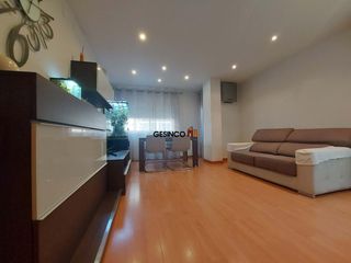 Pis en X�tiva. Vivienda en primera planta con balc�n y garaje
