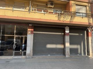 Local Comercial  Avenida de la república argentina. Gran local comercial de 500 m2 con doble acceso y excelente ubic